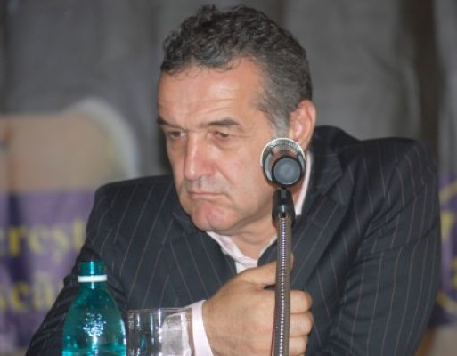 De ce nu-şi declară Becali toţi banii: 